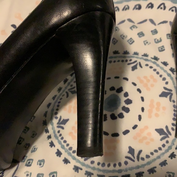 Ralph Lauren heels - Picture 6 of 9
